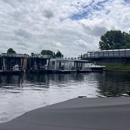 The King Botel *
